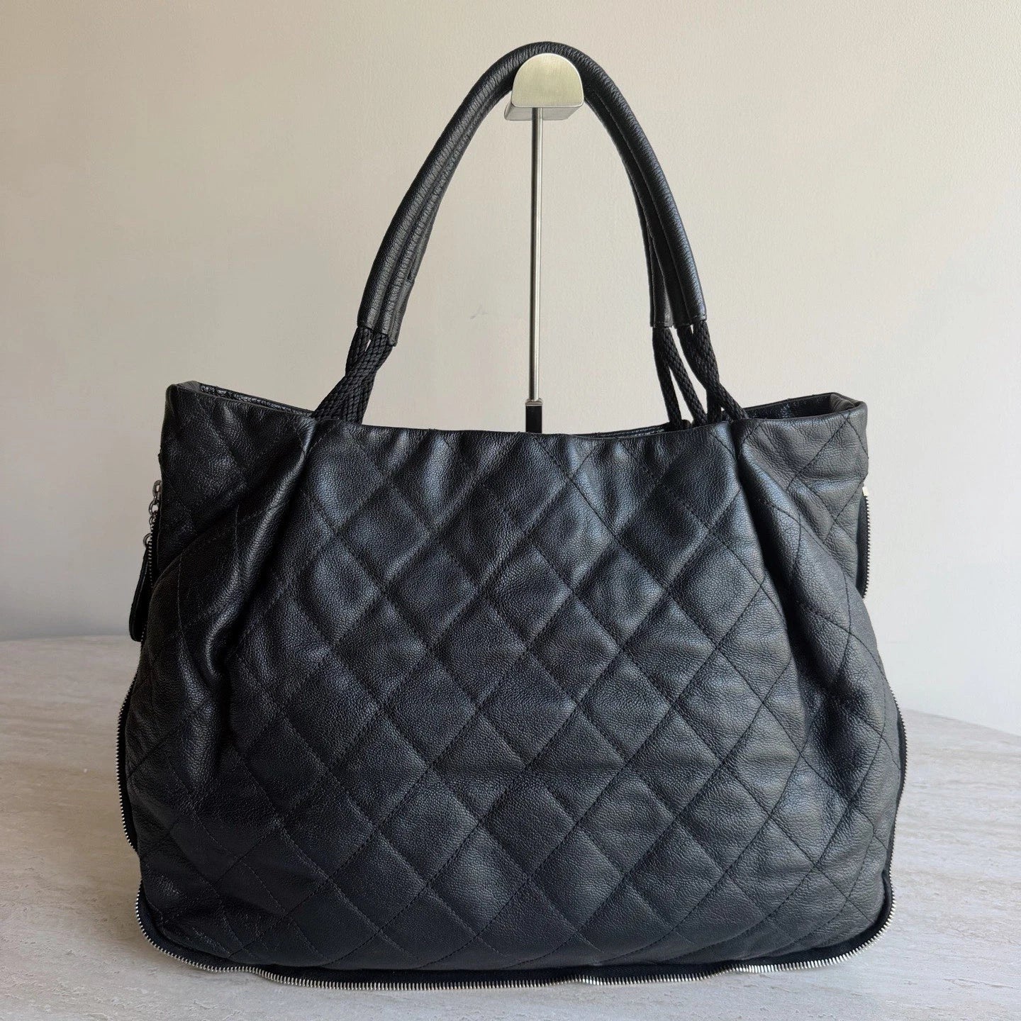 Chanel Diamond Calfskin Leather Tote Black Handbag Shoulder Bag Silver Hardware