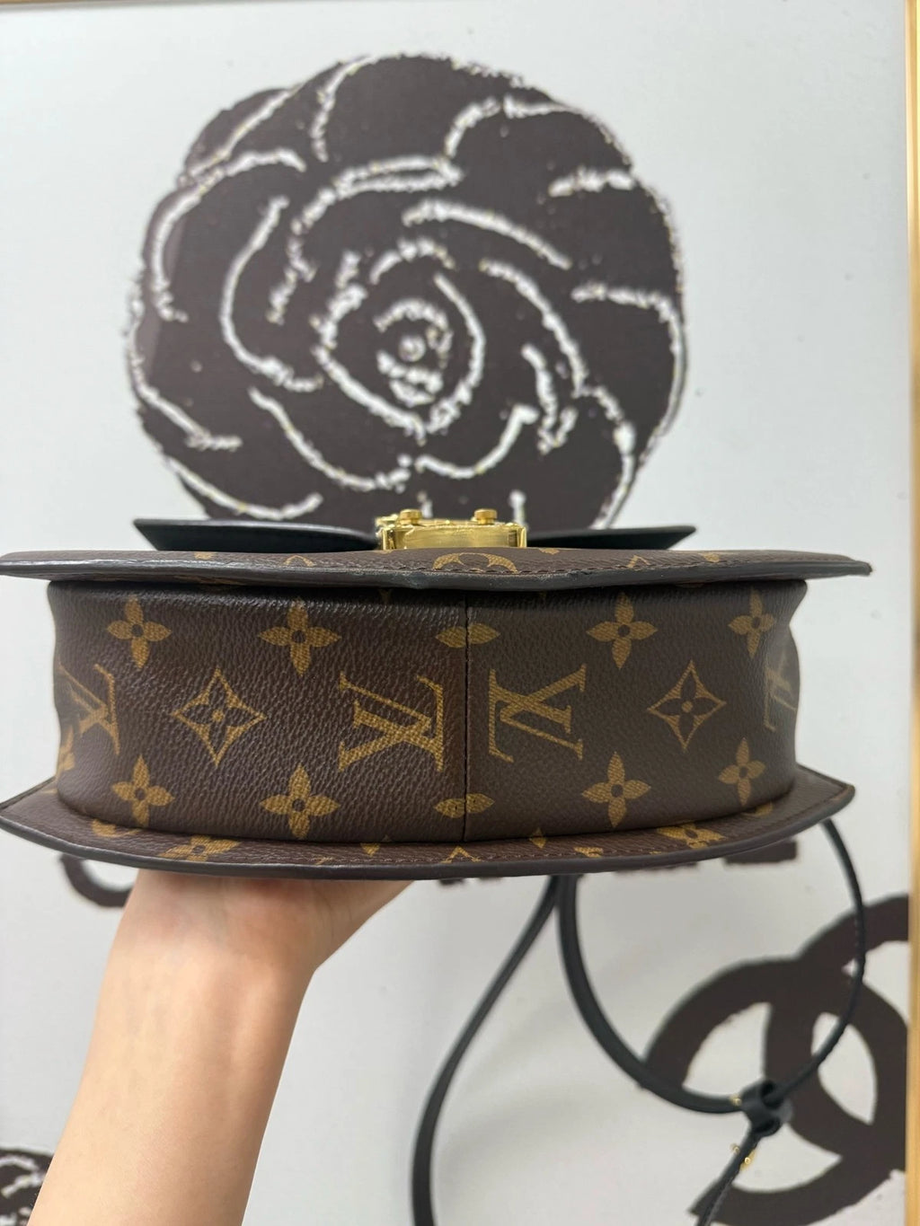 Louis Vuitton Monogram Gold Hardware Fan Shoulder Bag For Women