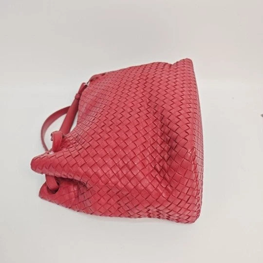 Bottega Veneta Red Woven Leather Shoulder Handbag For Women