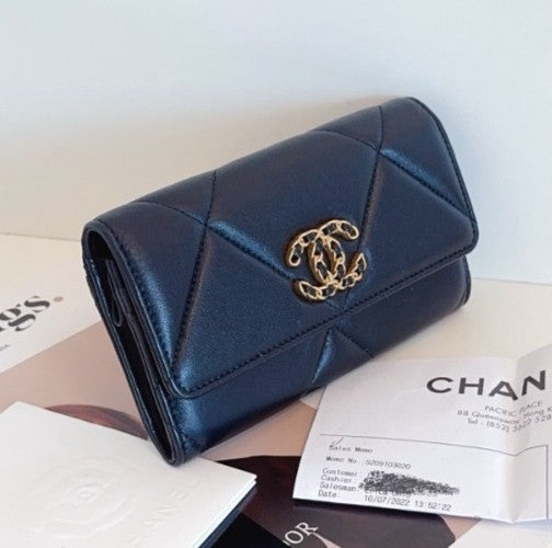 CHANEL 19bag Long Wallet Diamond Pattern Black Gold Women Almost Brand NEW