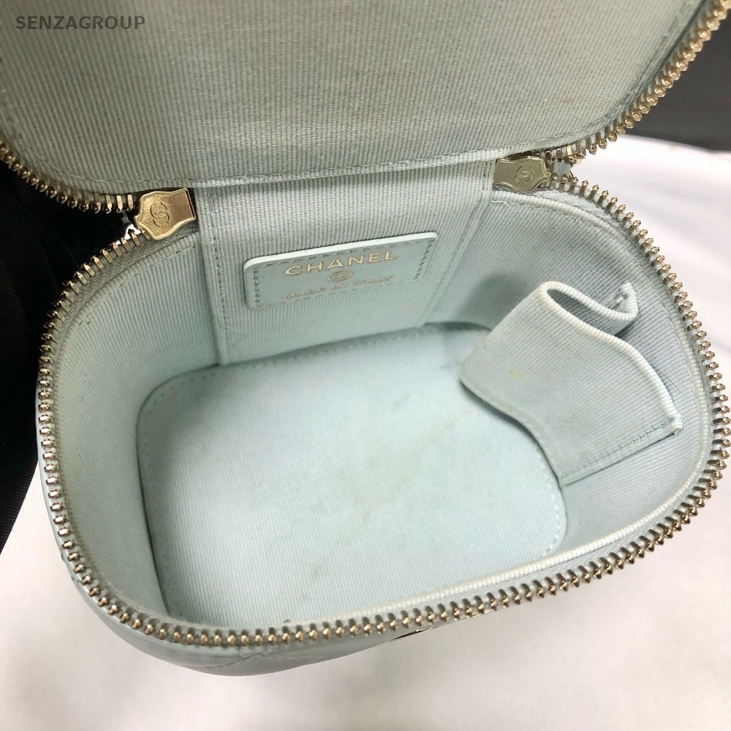 Chanel Diamond Pattern Chain Shoulder Bag Crossbody White Gold Women Classic
