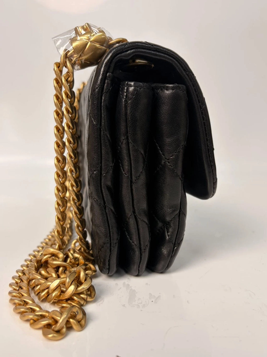 SJ0001 CHANEL 22K Gold Pillar Classic Flap Gold Ball Adjustable Chain Flap Bag Z