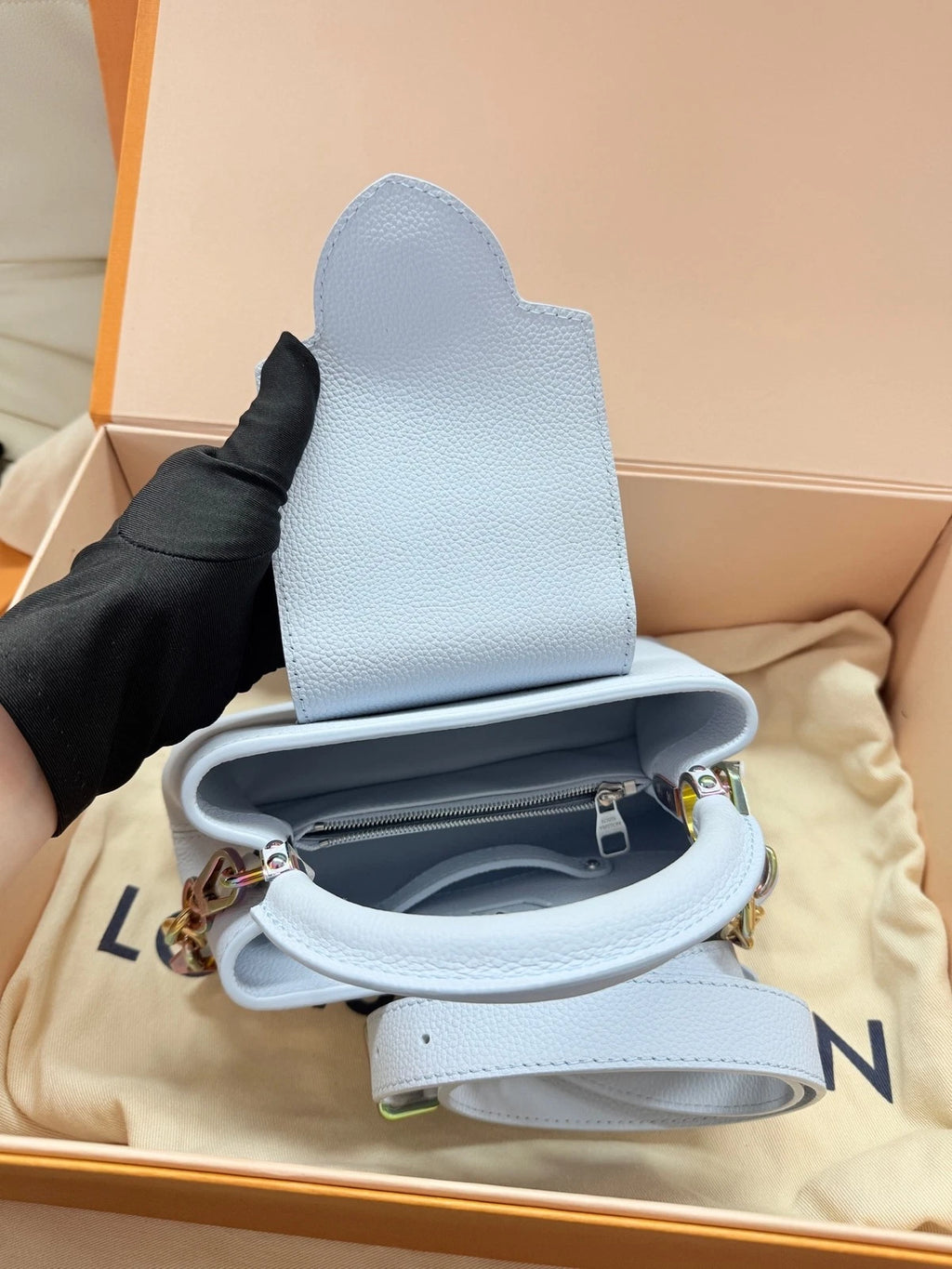 Louis Vuitton Capucines Blue Crossbody Handbag Excellent
