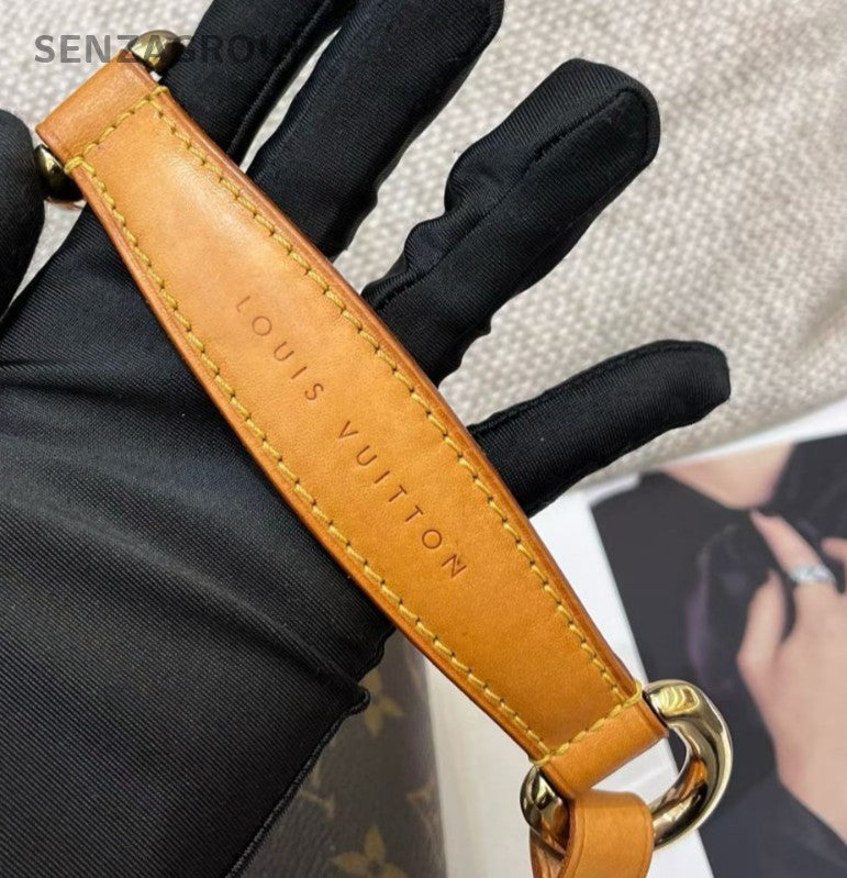 Louis Vuitton Monogram Vintage Shoulder Bag Brown Gold Used Women Classic
