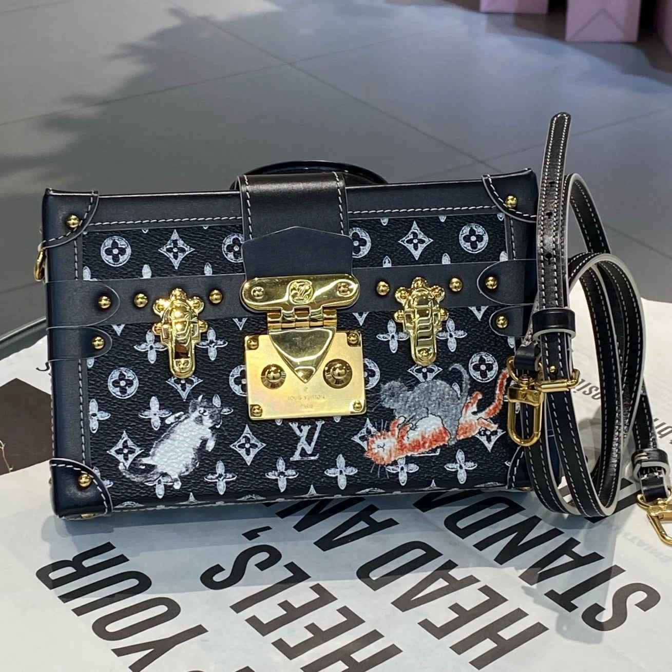 Excellent Louis Vuitton Petite Malle Monogram Black Shoulder Bag Crossbody GHW