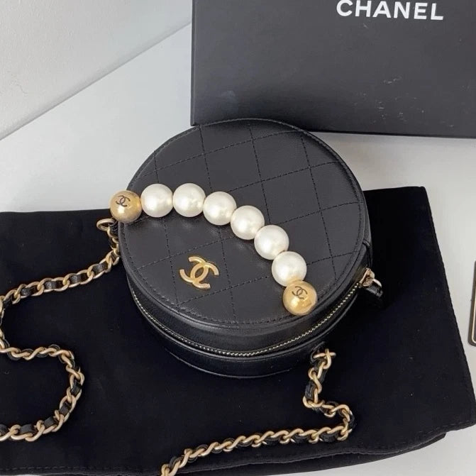 Excellent Chanel Pearl Round Bag Gold Chain Black Shoulder Bag Crossbody