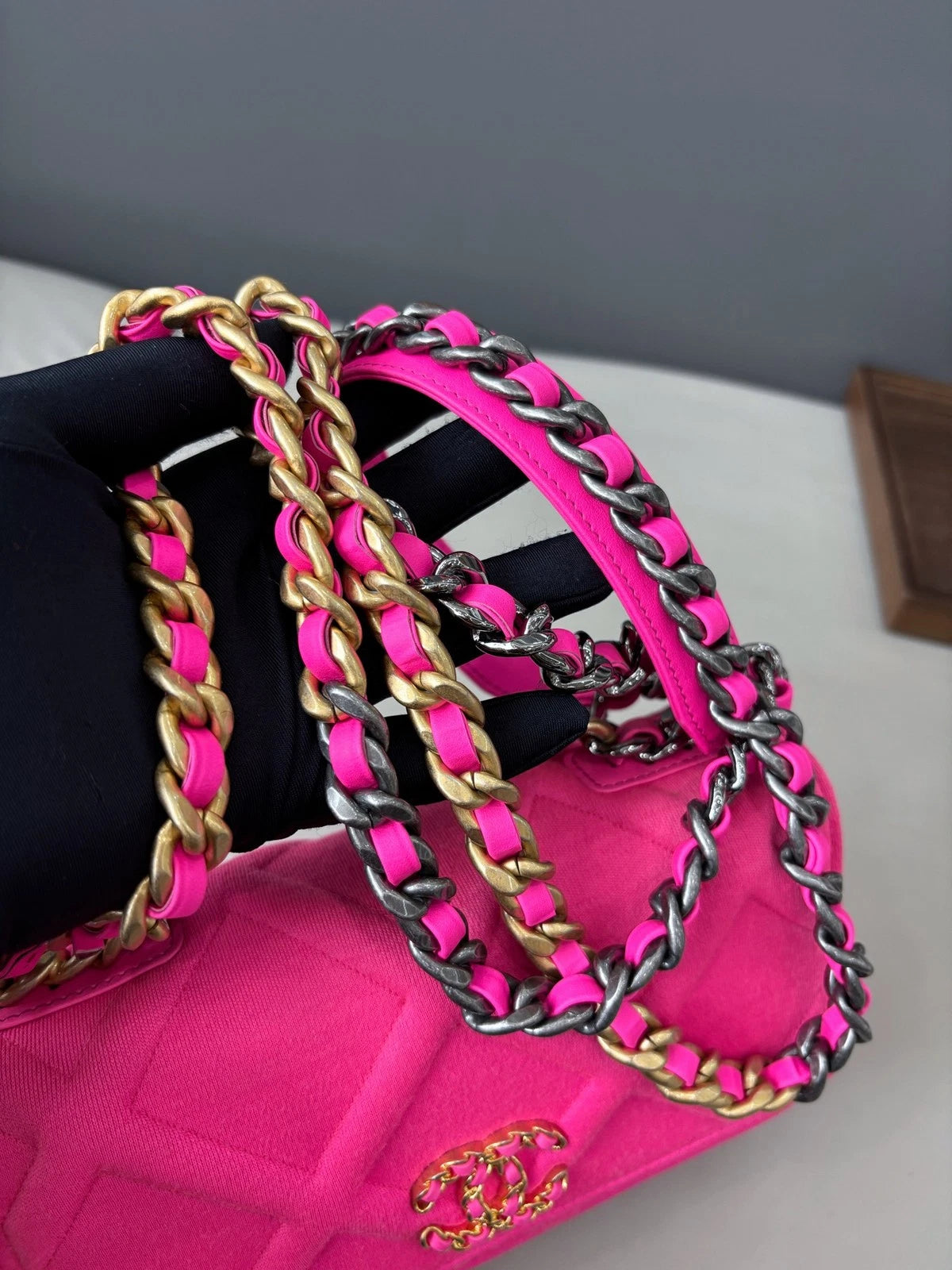 Chanel 19Bag Woc Chain Shoulder Crossbody Bag Pink Gold Hardware Women