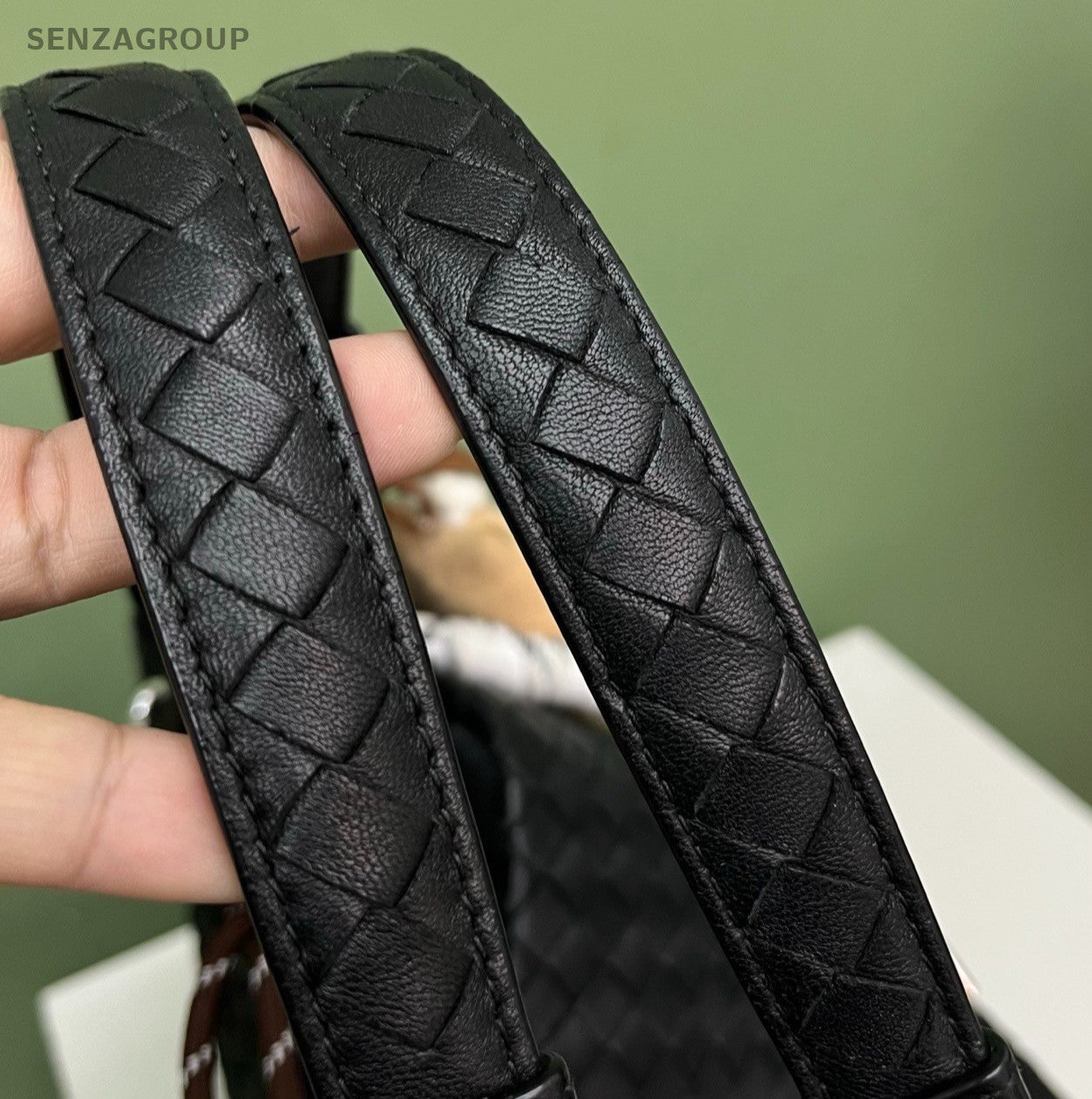 Bottega Veneta Intrecciato Shoulder Bag Black Used Women Classic Fashion