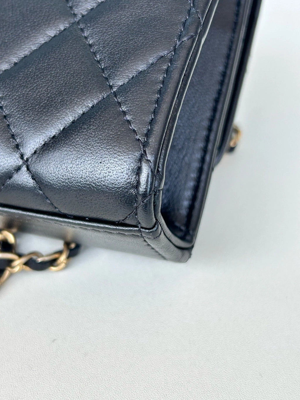 Chanel Lambskin Chain Shoulder Crossbody Diamond Black Gold Women Classic
