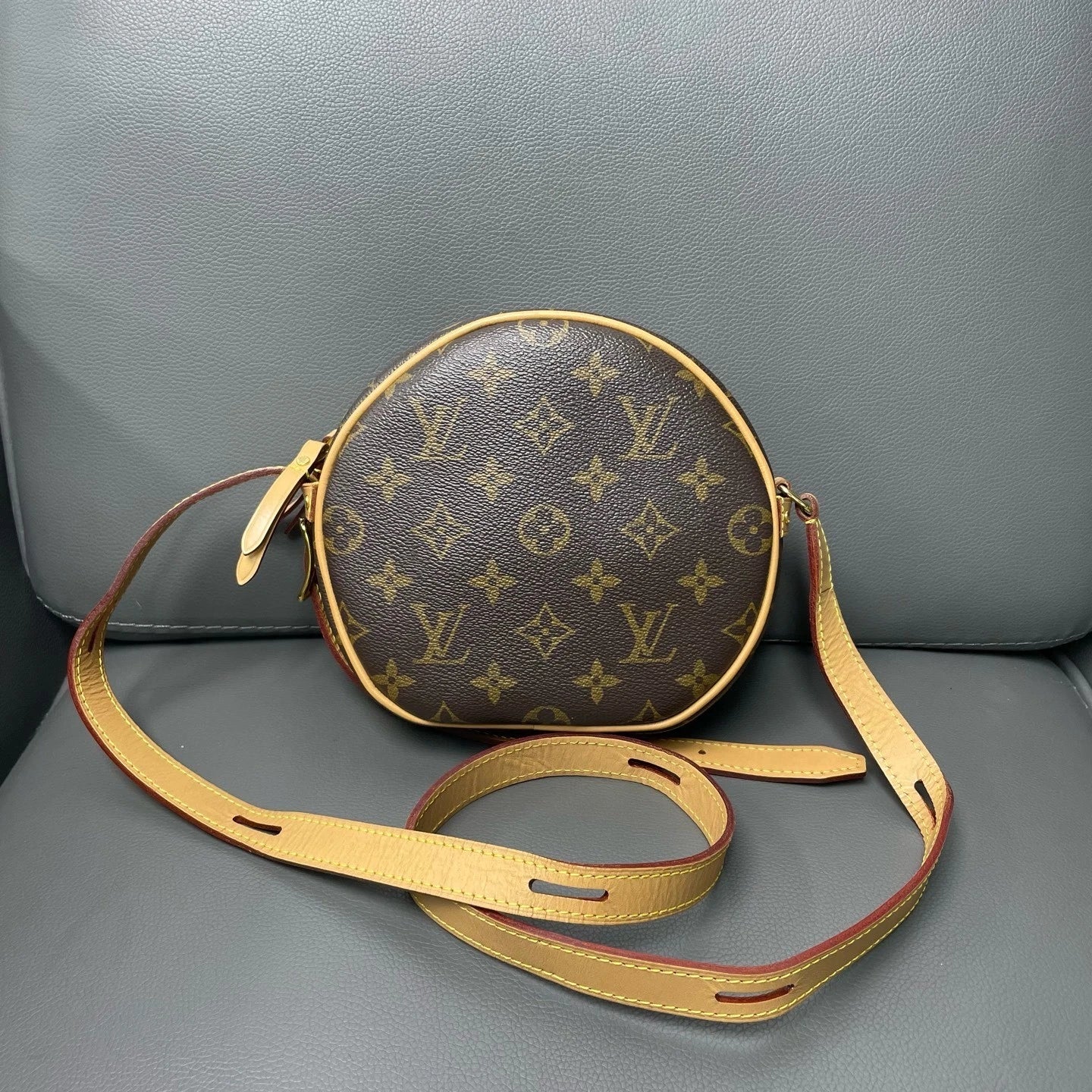 Louis Vuitton Monogram Canvas Round Shoulder Crossbody Handbag For Women