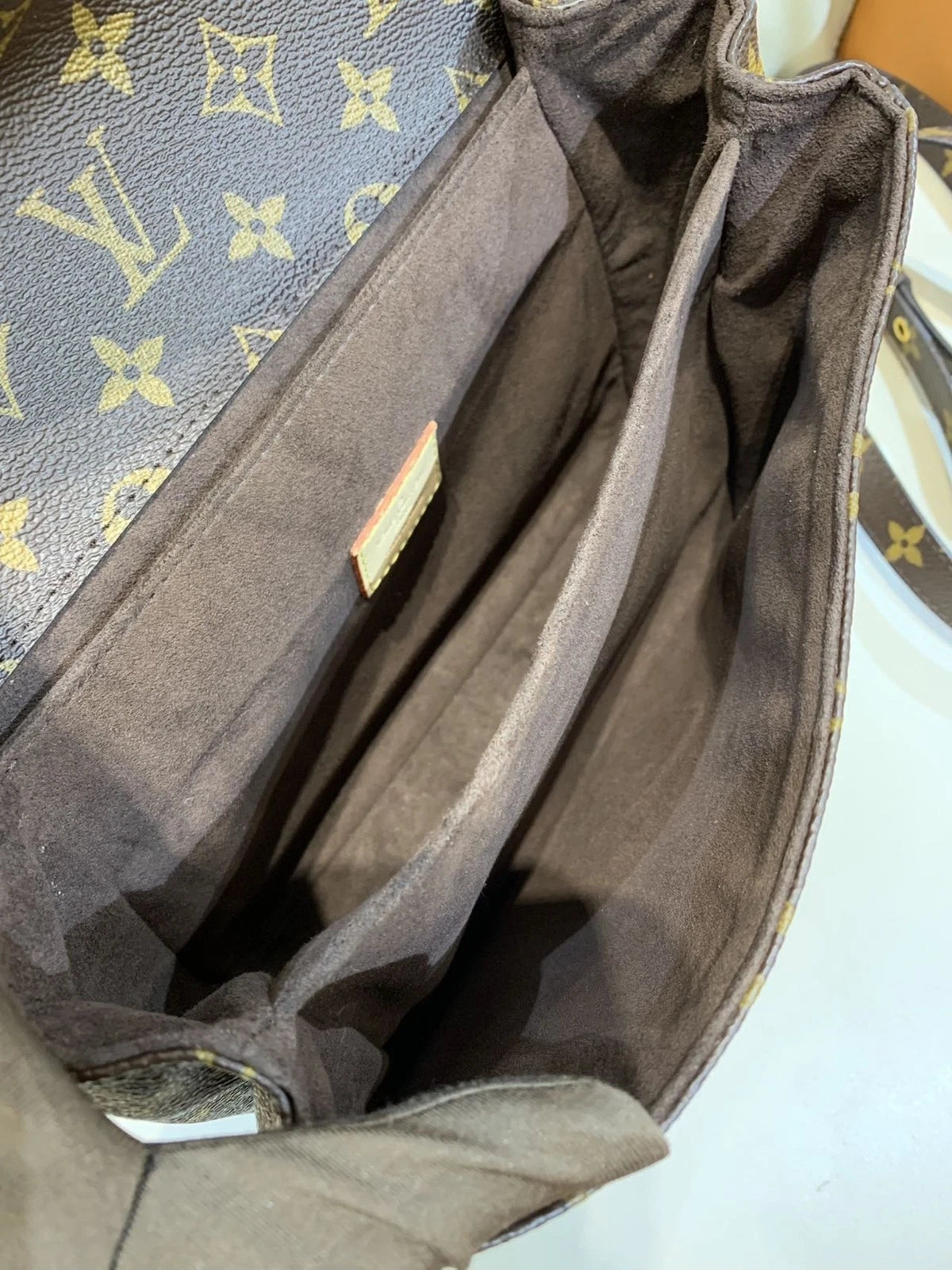 Louis Vuitton Pochette Metis Monogram Canvas Messenger Shoulder Bag