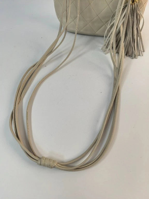 SJ0001 wz00002 CHANEL leather Crossbody Bags