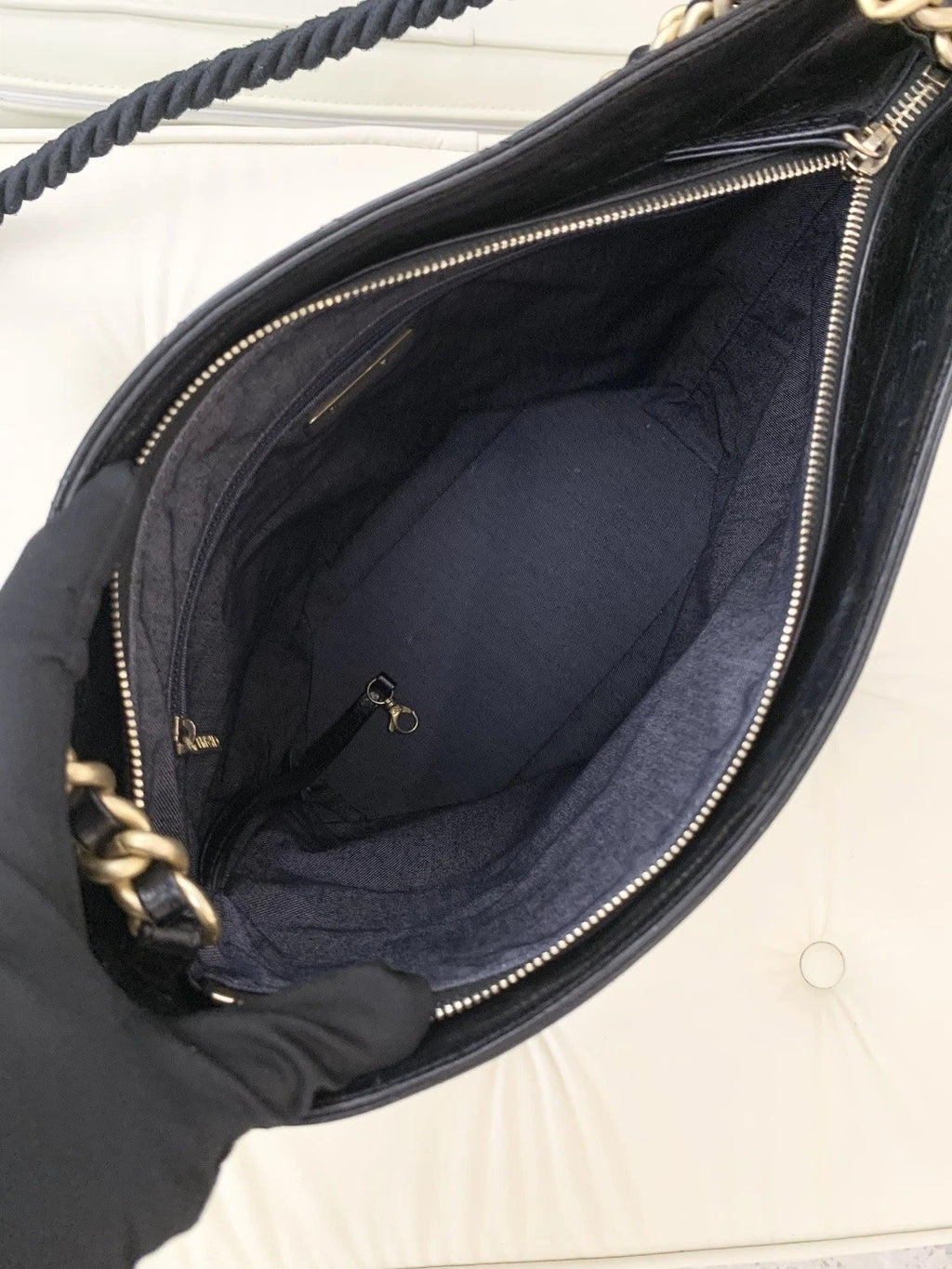 Chanel Calfskin Chain Diamond Shoulder Bag Crossbody Black Gold Women Classic S
