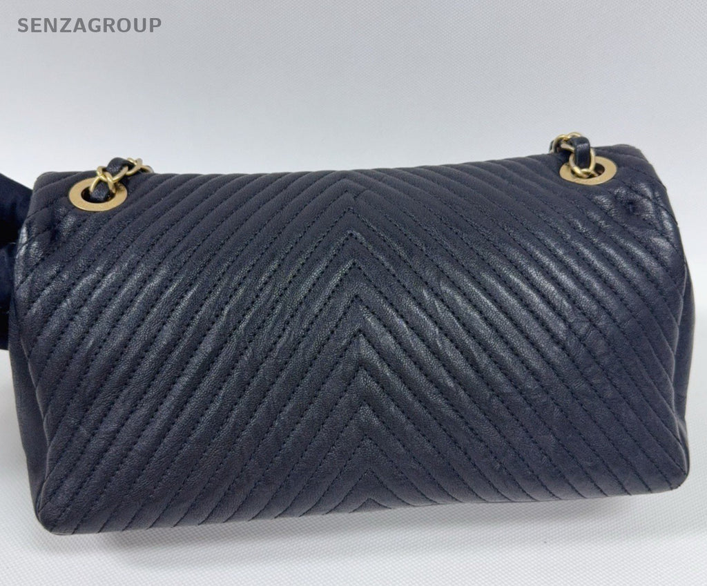 Chanel Classic Flap Chain Shoulder Bag Crossbody Black Gold Women Fashion