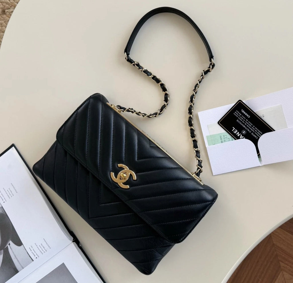 Chanel Trendy CC Calfskin Chain Shoulder Bag Black Gold Chevron Women Classic