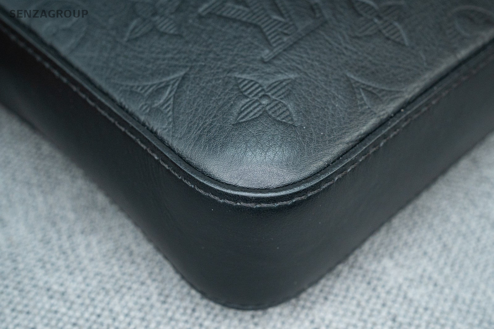 Louis Vuitton Monogram 2Way Crossbody Shoulder Bag Unisex Adults Classic