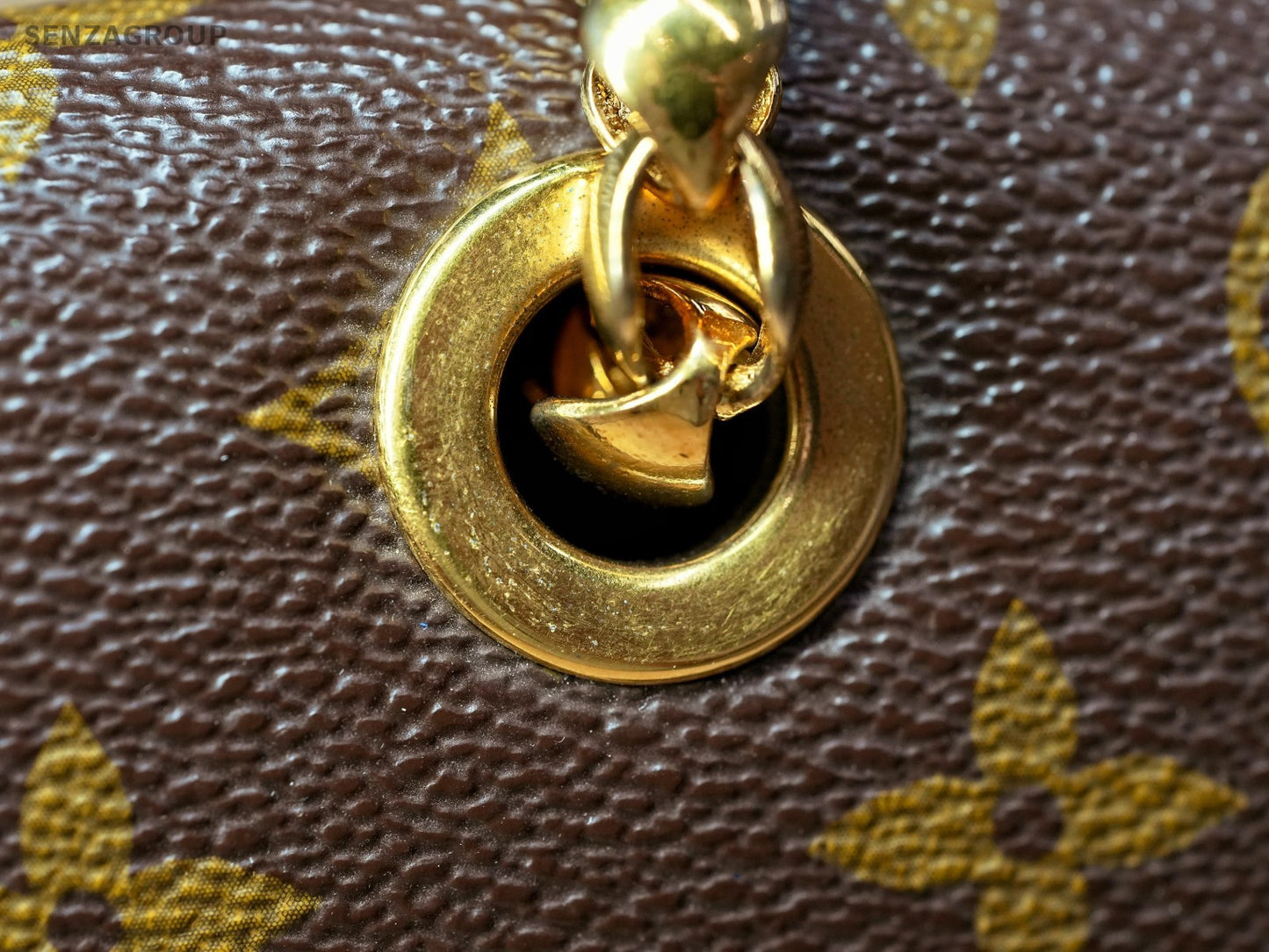 Louis Vuitton Monogram Victoire Red Canvas Shoulder bag Crossbody