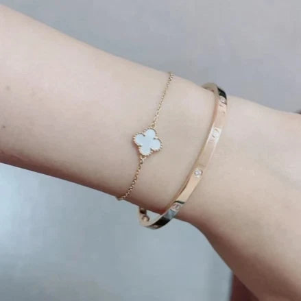 Van Cleef &amp; Arpels Sweet Alhambra Bracelet 18K Yellow Gold with Mother of Pearl