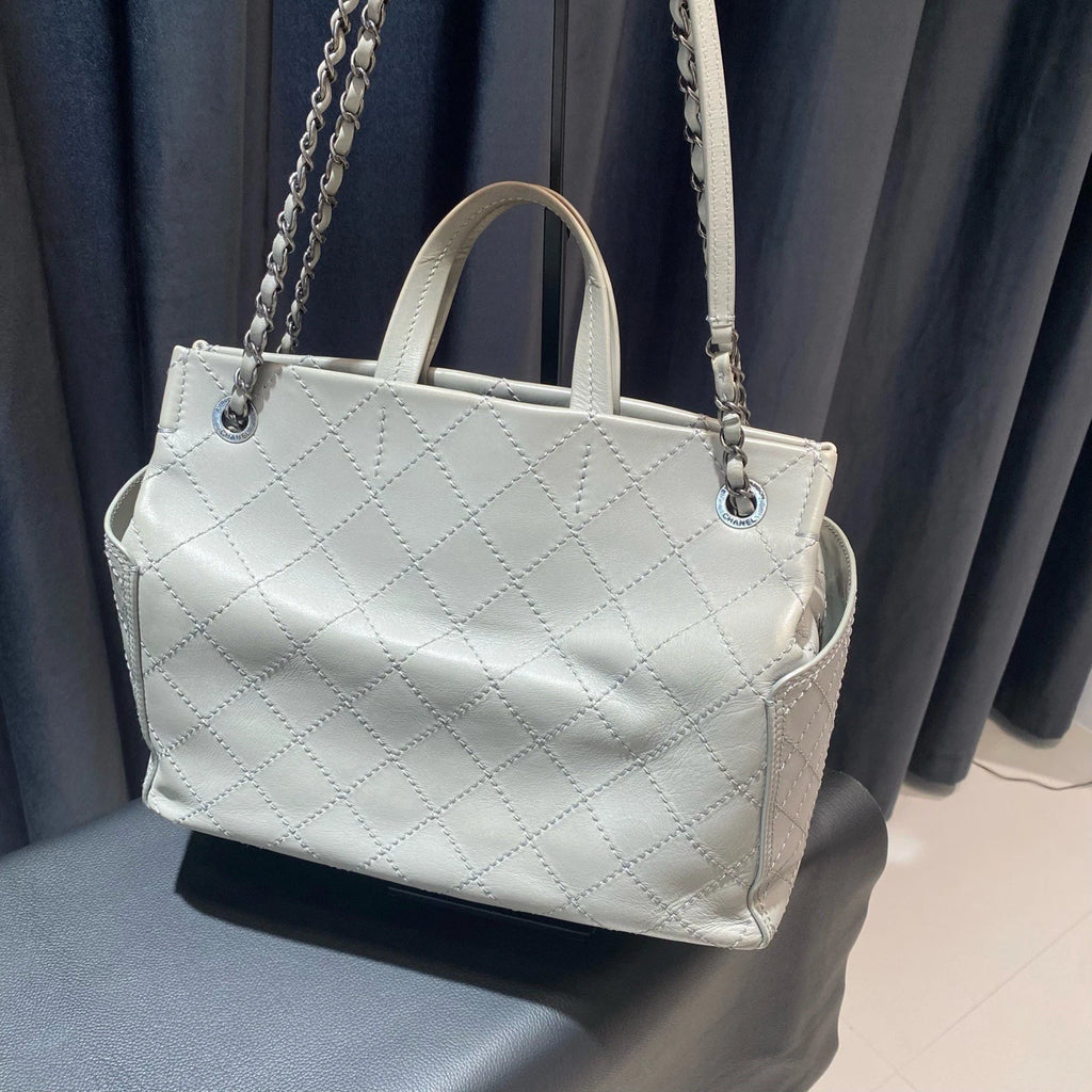 Chanel Diamond Calfskin Tote Chain Top Handle Shoulder Bag White Silver