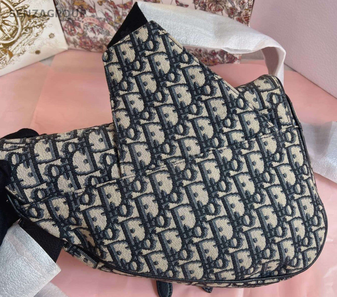 Christian Dior Oblique Saddle Crossbody Bag Black Unisex Adluts Almost Brand New