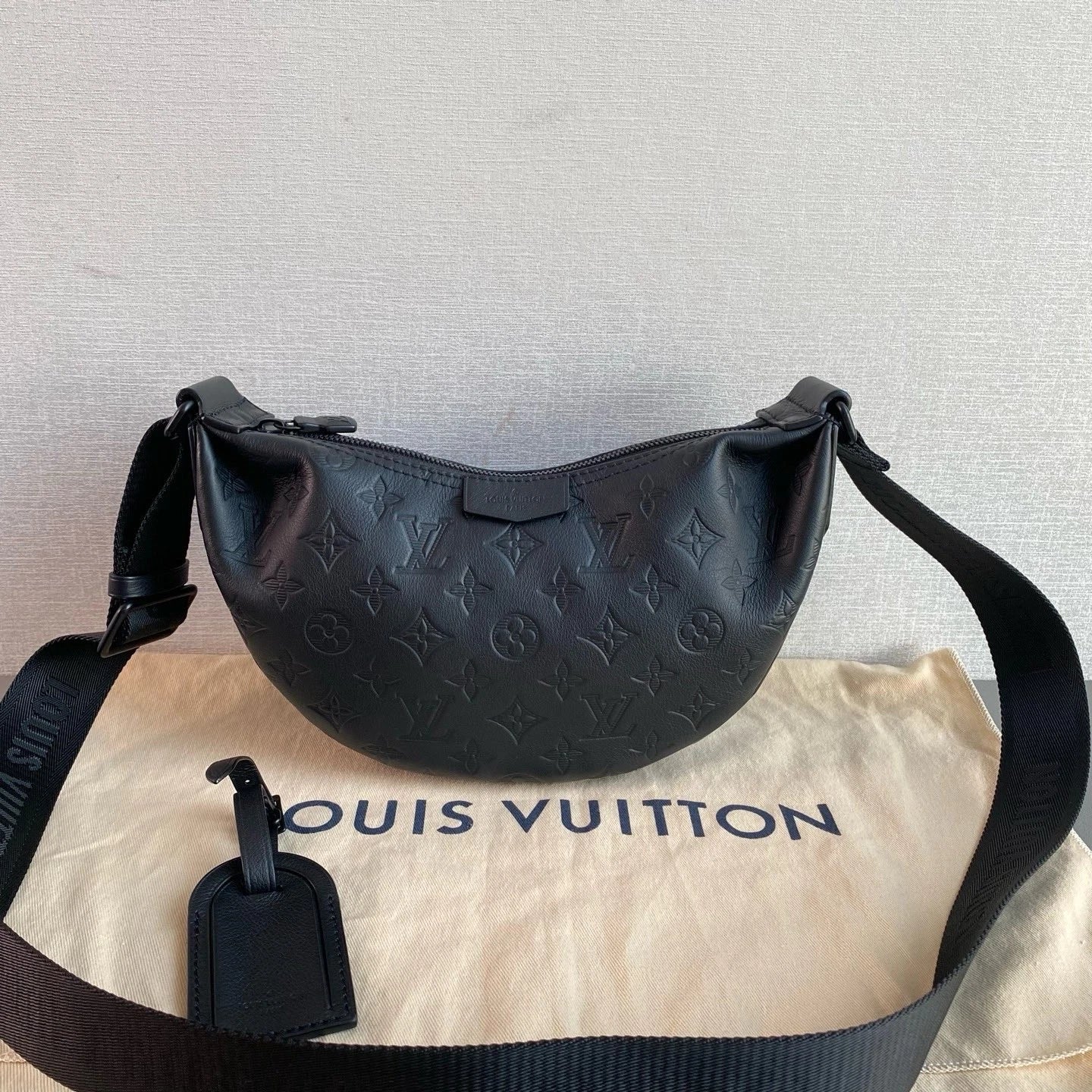 Louis Vuitton Hammock Bag Monogram Black Calfskin Crossbody