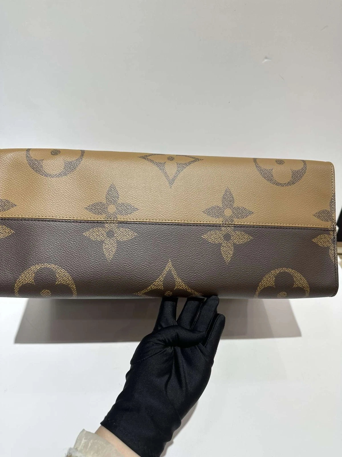 Louis Vuitton OnTheGo Monogram Canvas Tote Bag Excellent