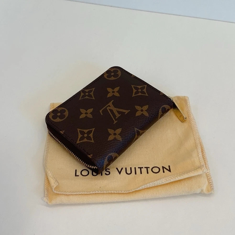 Louis Vuitton Zippy Monogram Canvas Brown Card Holder Clutch