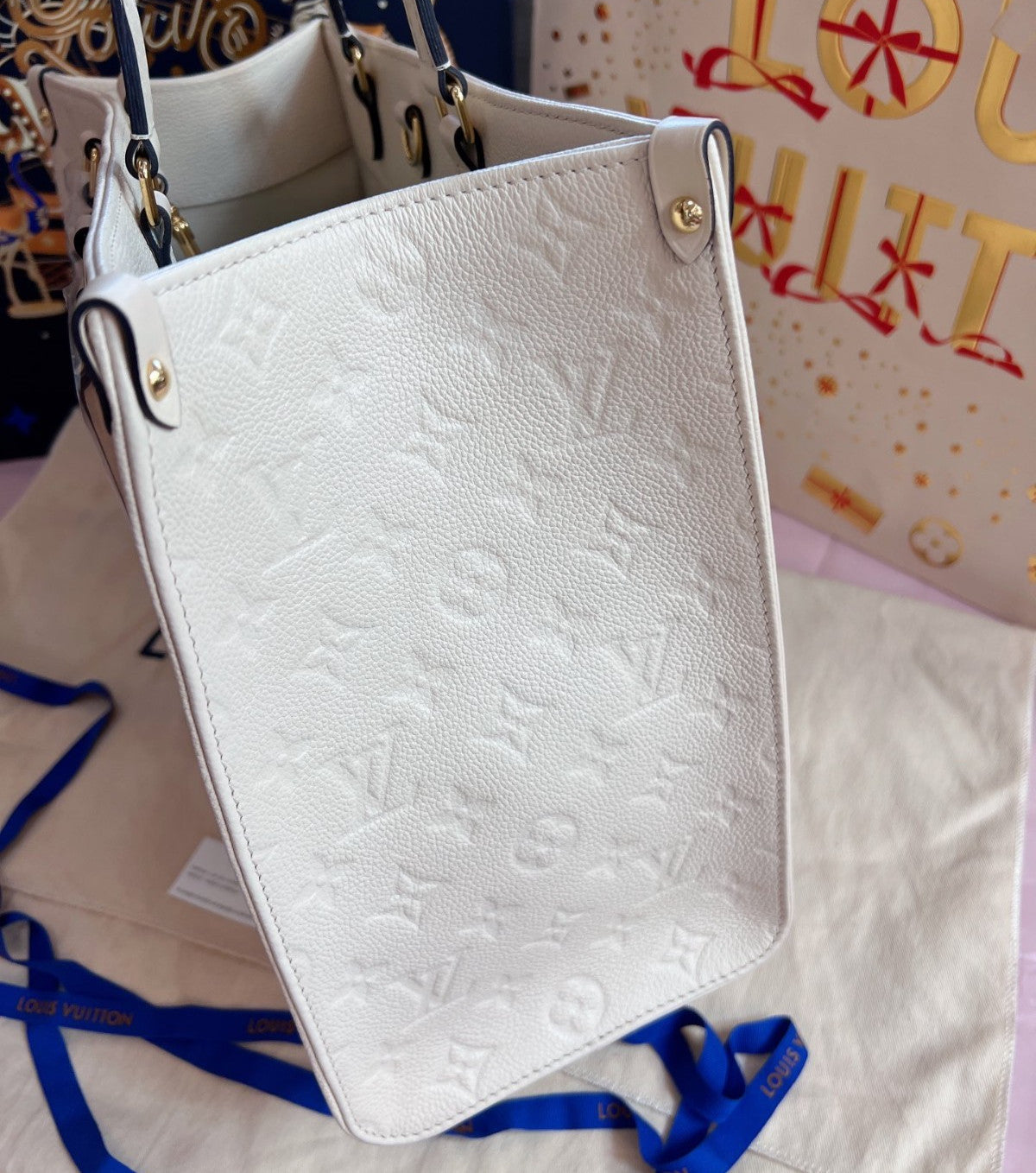 Louis Vuitton Onthego MM Monogram Tote Top Handle Bag Shoulder Bag White Women