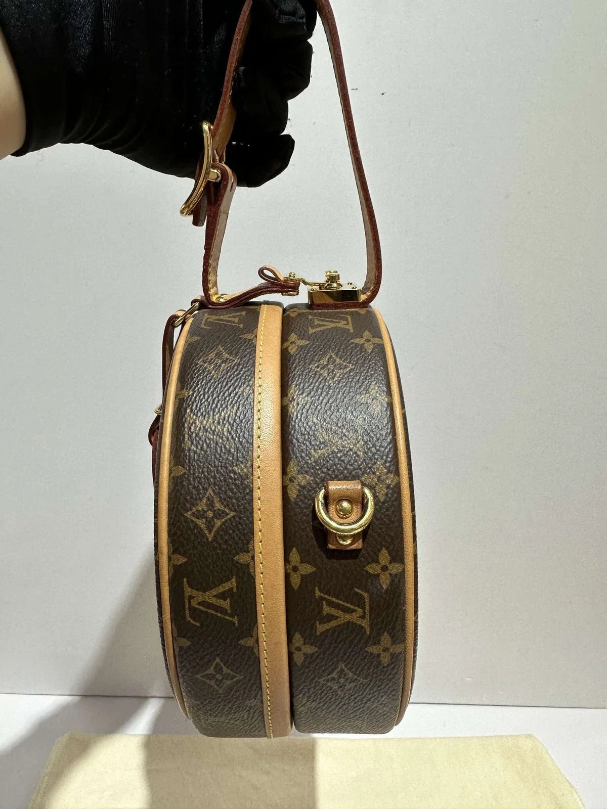 Louis Vuitton Boite Chapeau Monogram Vintage Round Box Crossbody