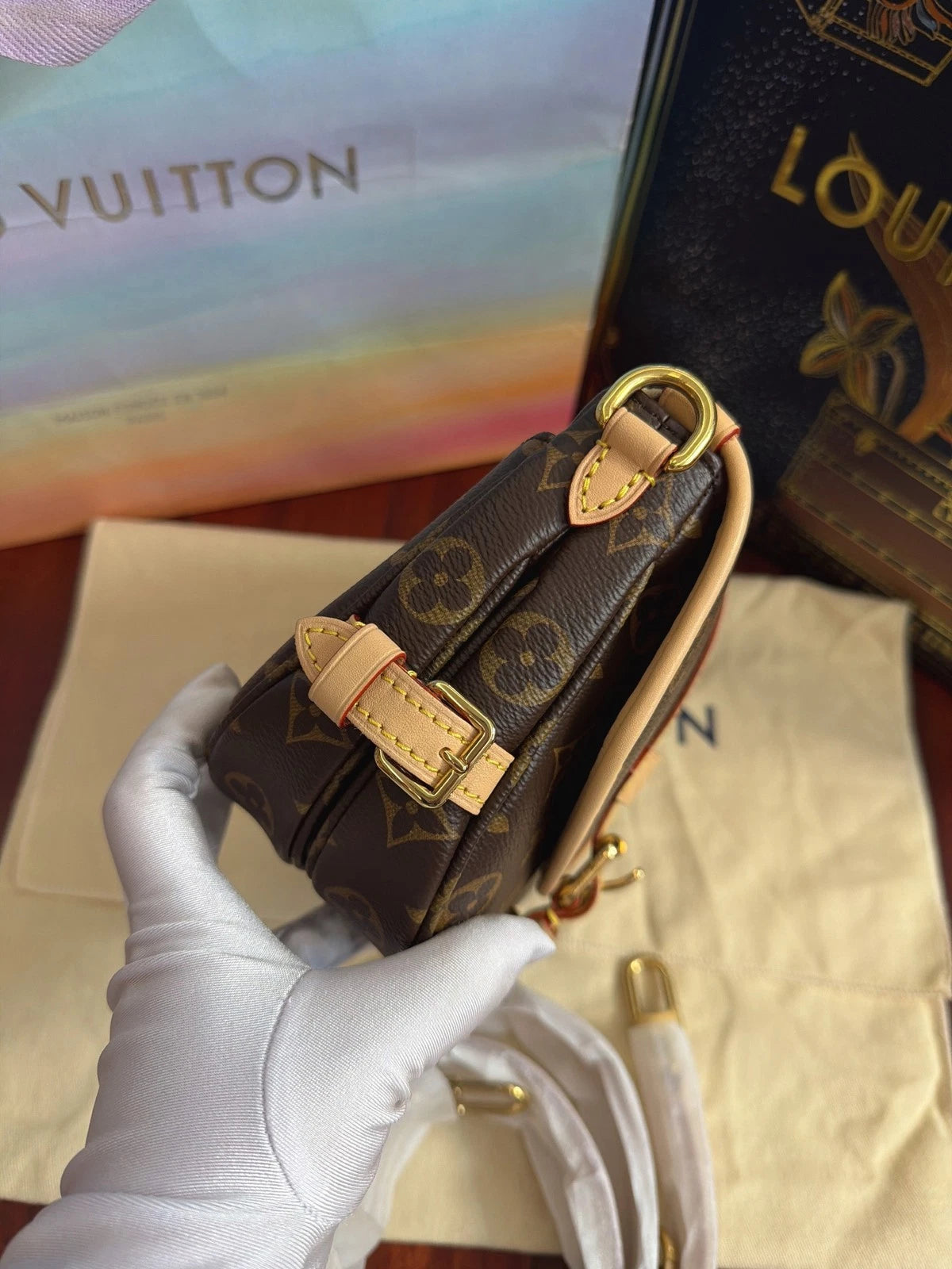 Louis Vuitton Saddle Monogram Shoulder Bag Crossbody Excellent