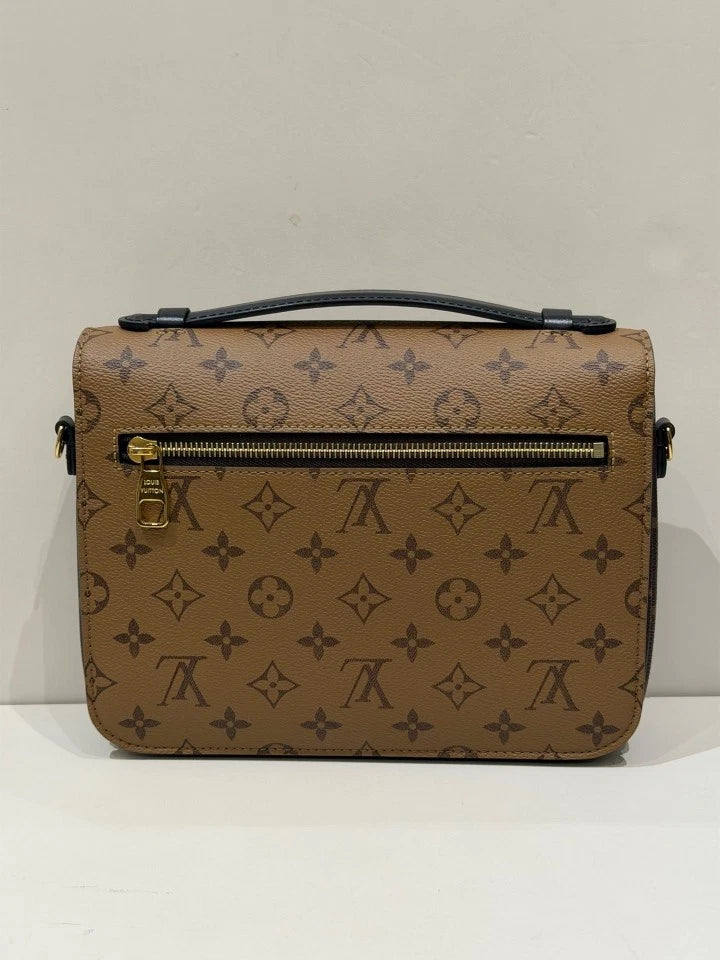 Louis Vuitton Messenger Crossbody Shoulder Bag For Women