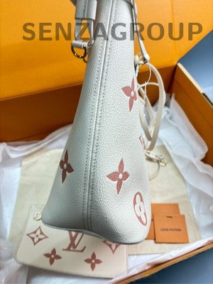 Louis Vuitton Neverfull MM Tote Bag in White Leather - Women's Shoulder Bag