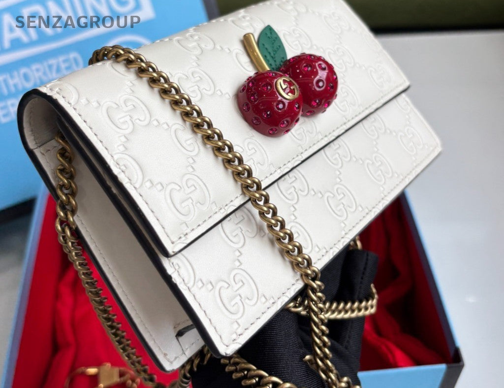 Gucci woc Monogram All-Leather Shoulder Crossbody Bag White Almost Brand New