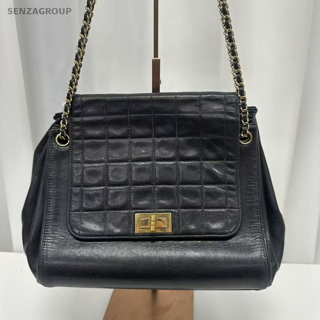 CHANEL Black gold 2.55 Leather Shoulder bag tote