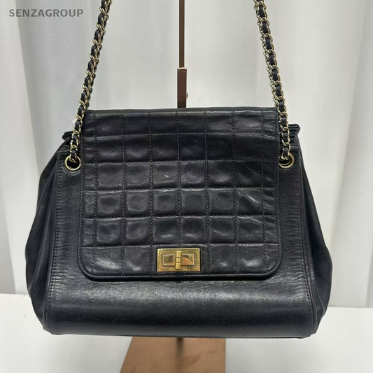 CHANEL Black gold 2.55 Leather Shoulder bag tote