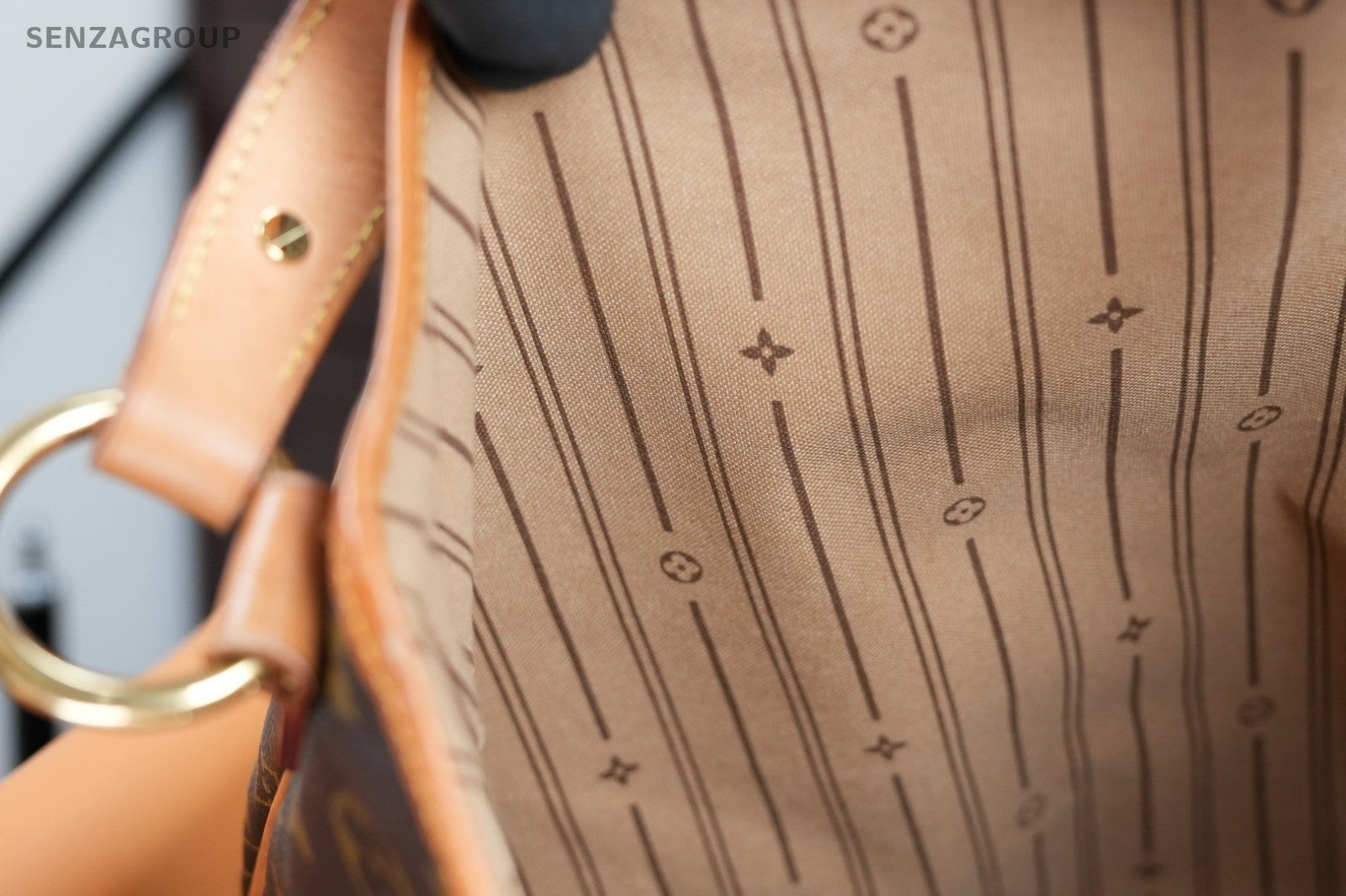 Louis Vuitton DF MM Monogram Shoulder Bag Women Brown