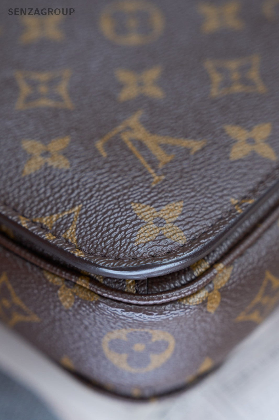 Louis Vuitton Monogram Messenger Bag Shoulder Crossbody Bag Women Brown