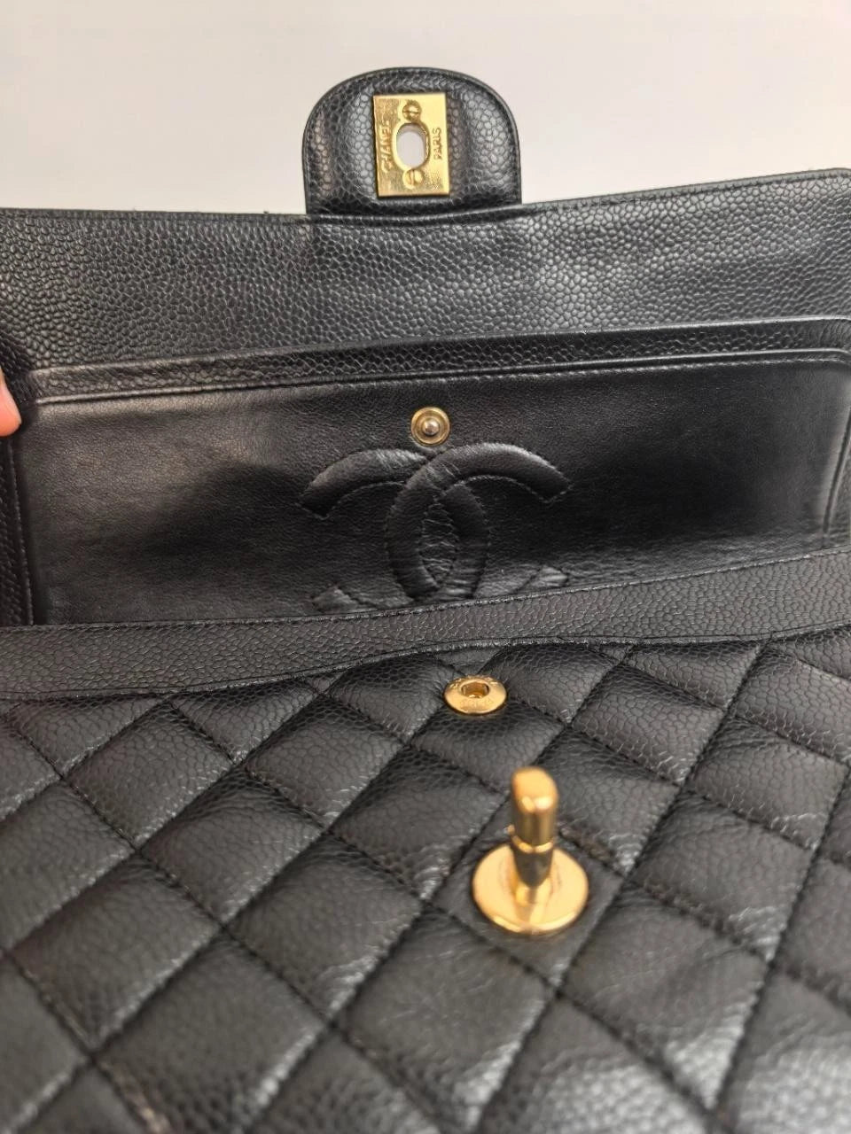 SJ0001 CHANEL Classic Flap Medium (Caviar Leather) YS1182