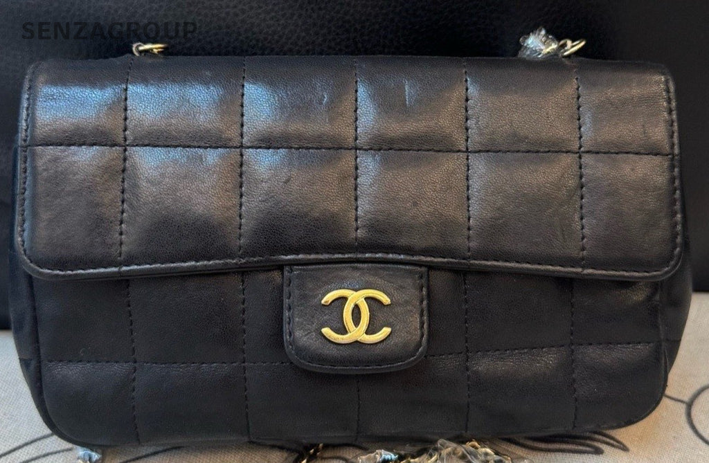 Chanel Lambskin Mini Chain Shoulder Bag Crossbody Black Gold Women Classic