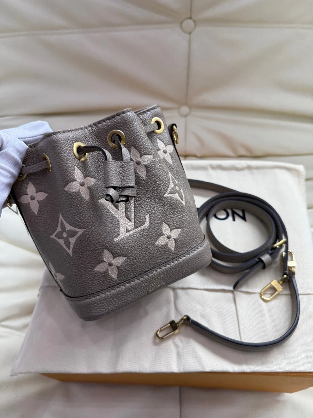 Louis Vuitton Noe Gray Shoulder Bag Excellent