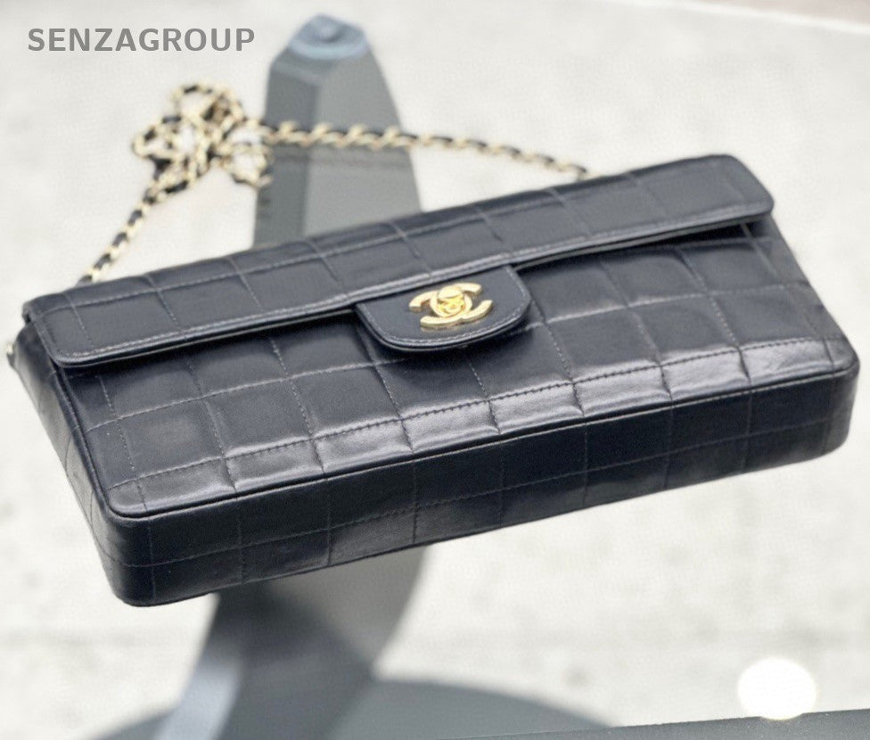 Chanel Lambskin Chain Shoulder Bag Black Gold Used Women Classic Vintage