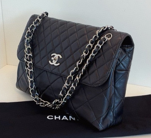 Chanel Diamond Chain Calfskin Shoulder Bag Black Silver Used Women Classic