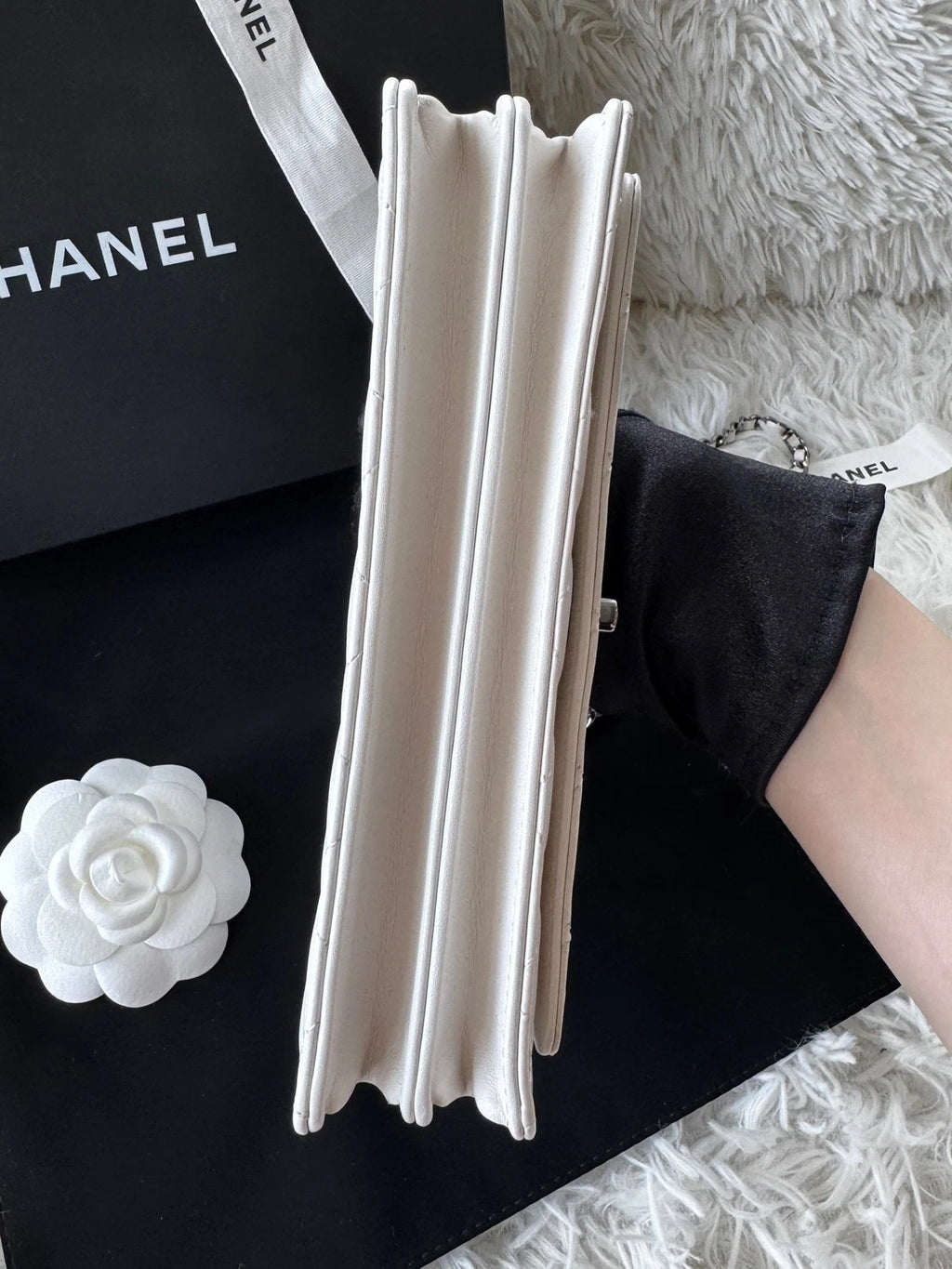 Chanel White Wrinkle Leather WOC Accordion Top Handle Bag For Women