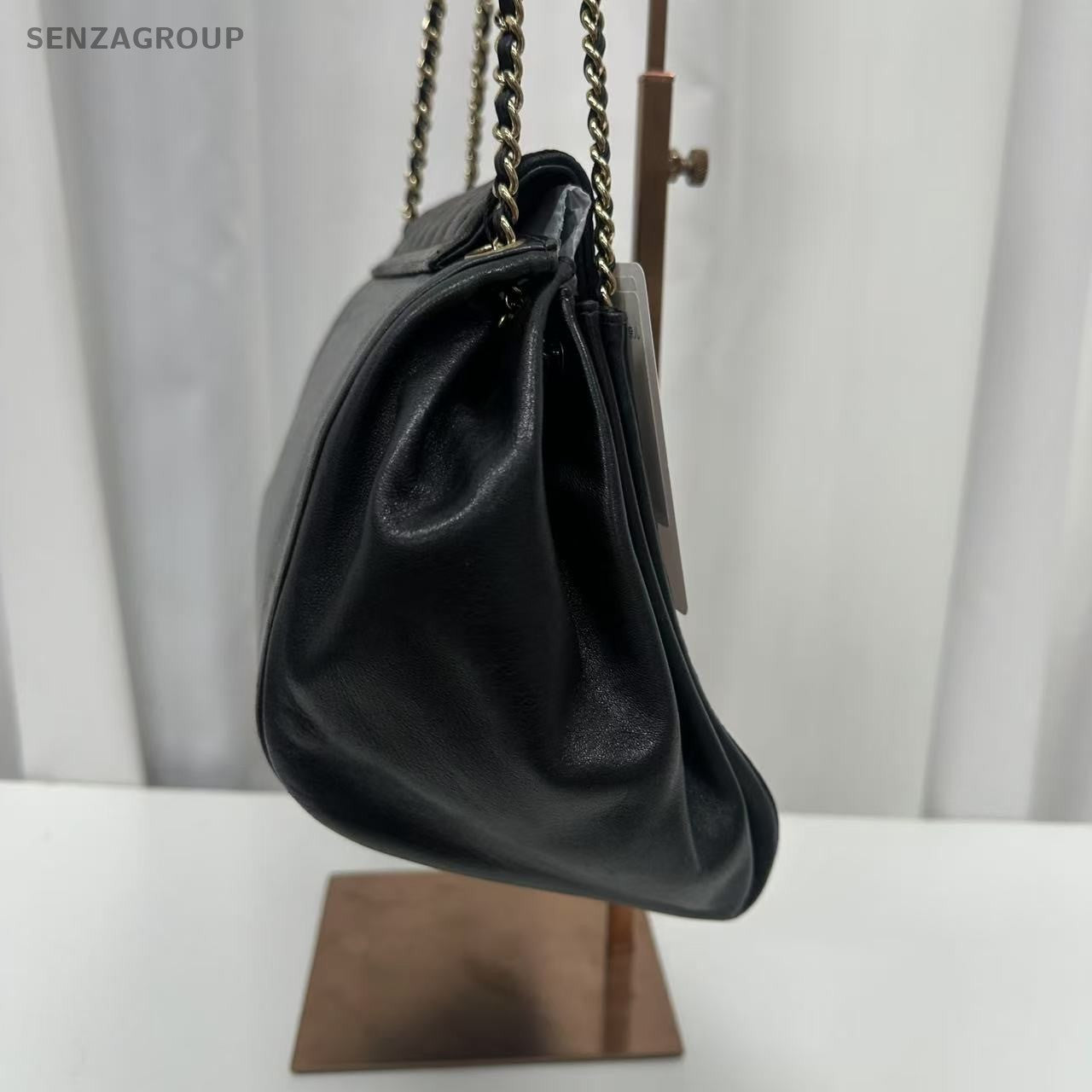 CHANEL Black gold 2.55 Leather Shoulder bag tote