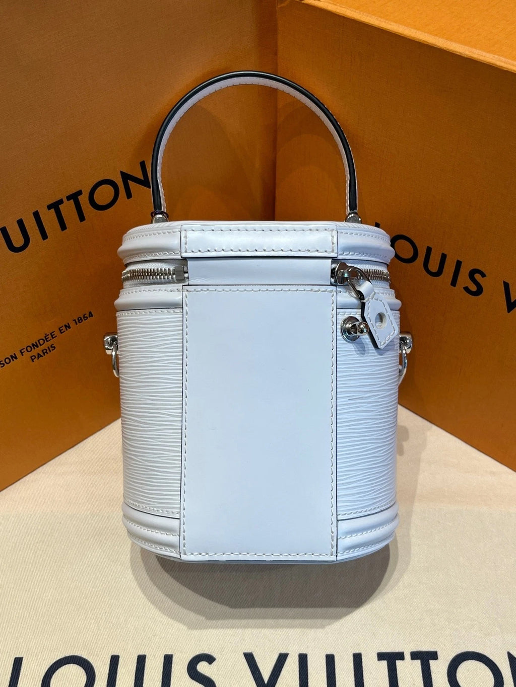 Louis Vuitton White Epi Leather Bucket Bag For Women