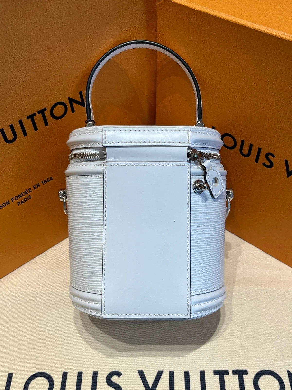 Louis Vuitton White Epi Leather Bucket Bag For Women