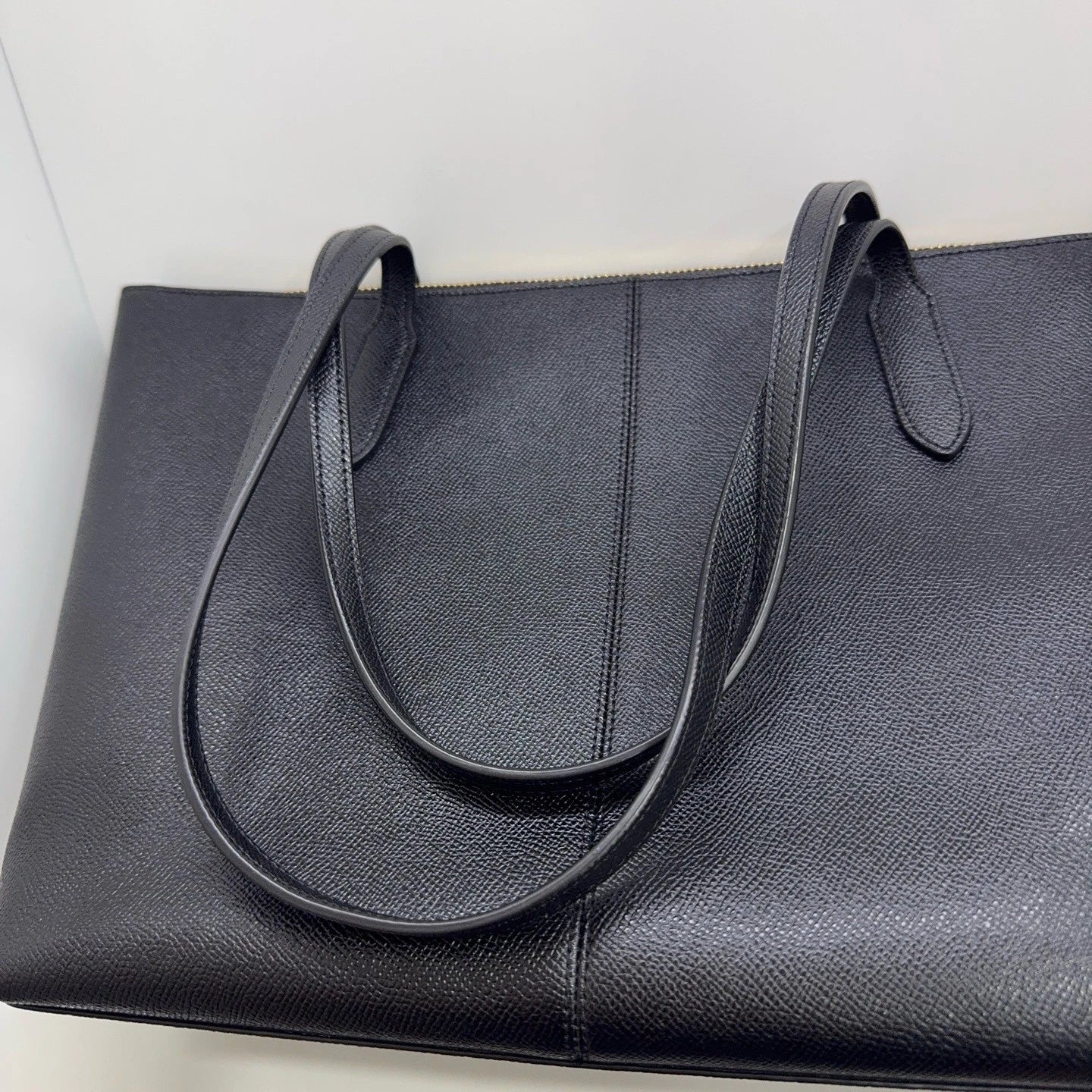 Coach Solid Leather Zip Top Tote Shoulder Handbag For Women