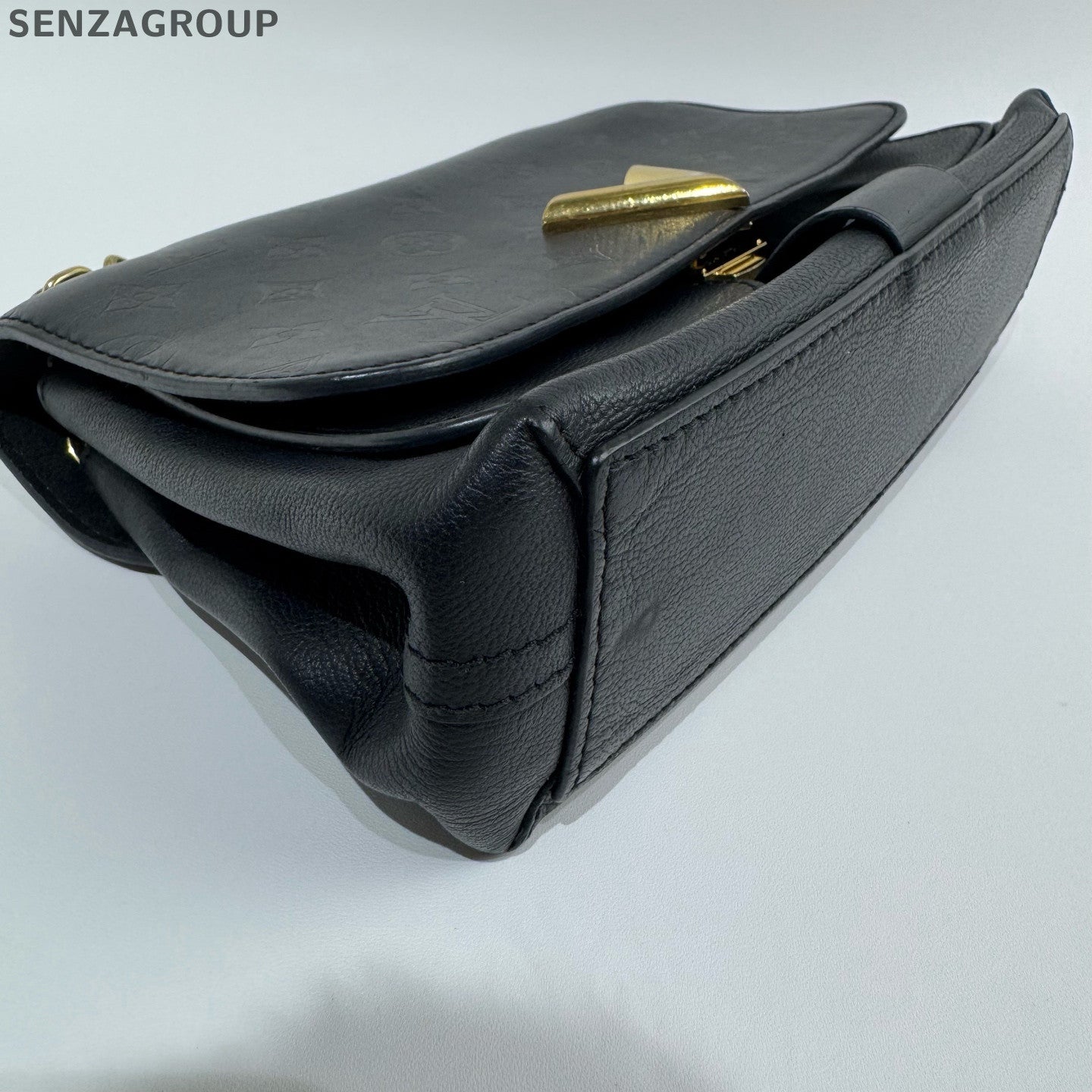 Louis Vuitton Very Chain Leather Black Gold Shoulder Crossbody Bag Women Classic