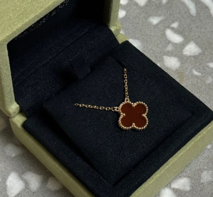 Van Cleef &amp; Arpels Vintage Alhambra Pendant Necklace Carnelian 18k Yellow Gold