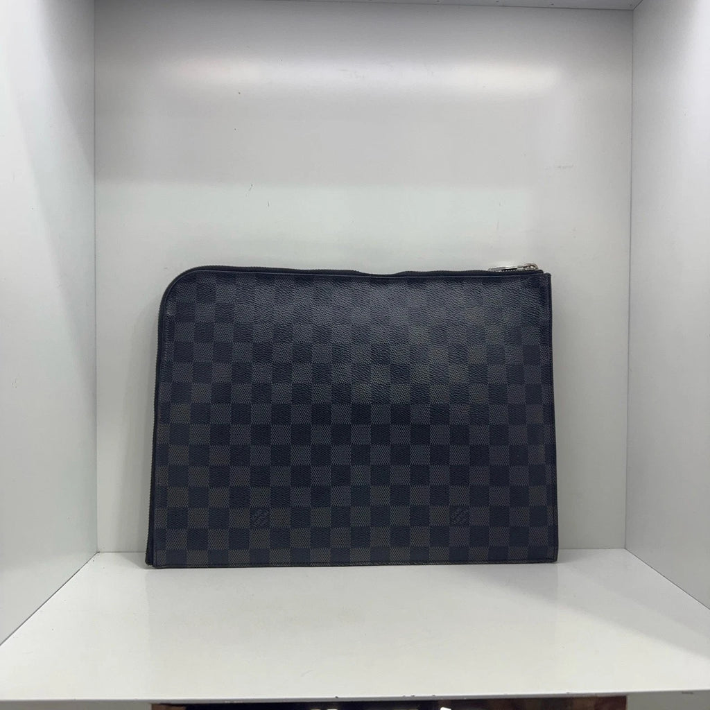 Louis Vuitton Damier Canvas Clutch Toiletry Pouch For Women